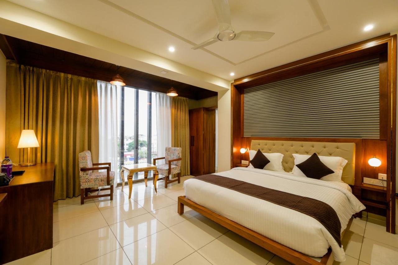 The Shivalik Hotel Bhubaneswar Exterior foto