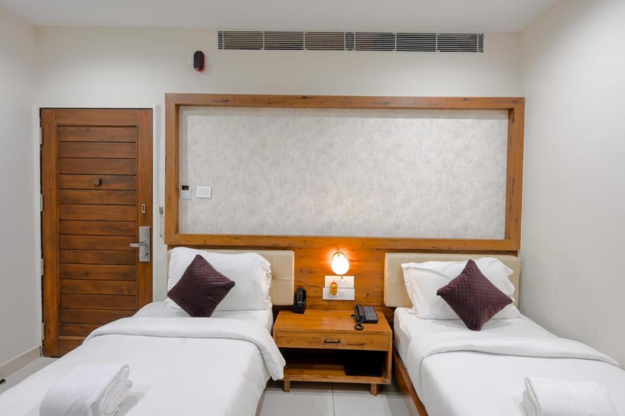 The Shivalik Hotel Bhubaneswar Exterior foto